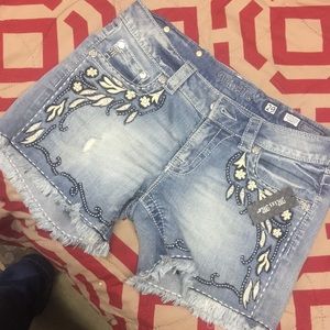 Miss Me Shorts. NWT. Size 29